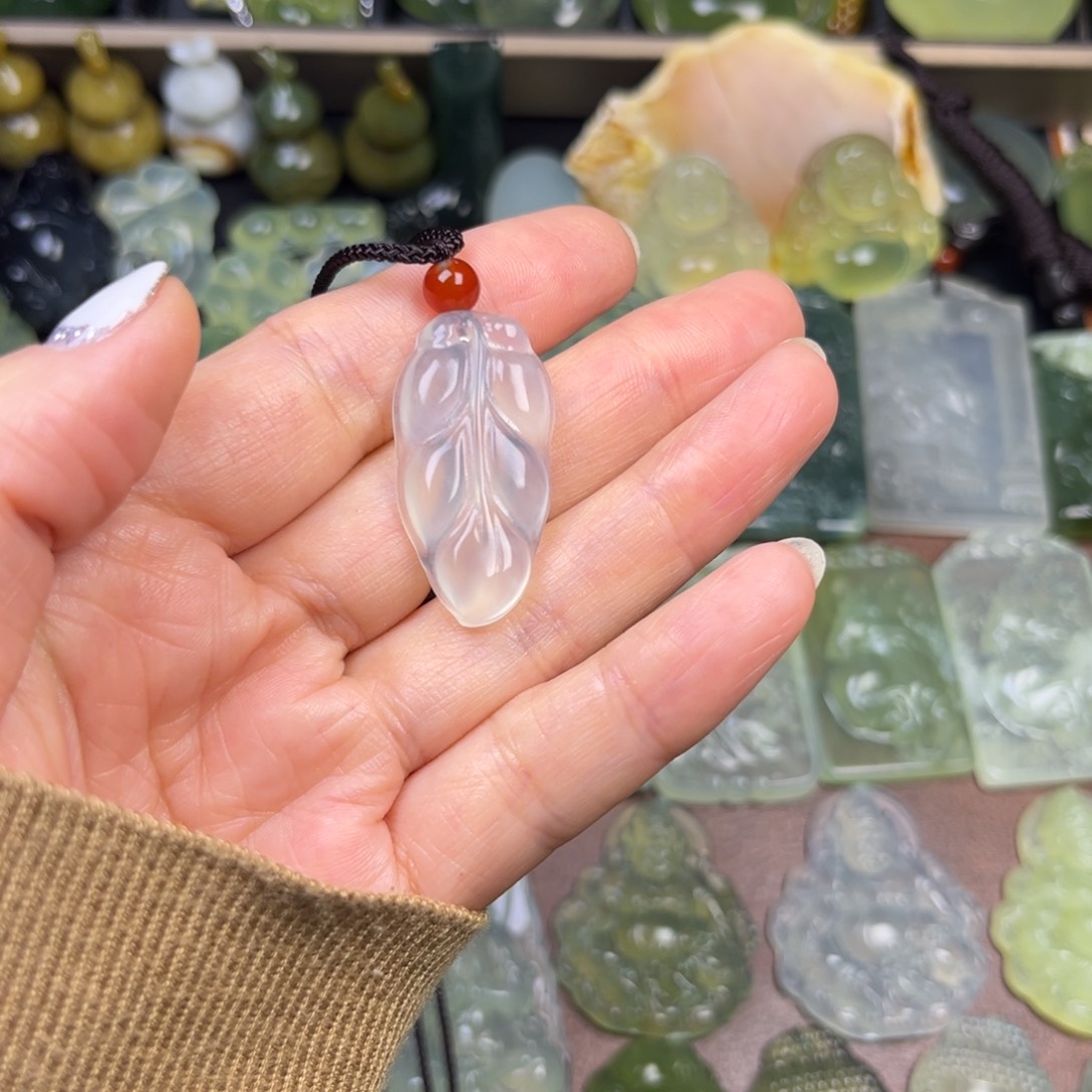 蛇纹石玉未镶嵌吊坠(不含链)