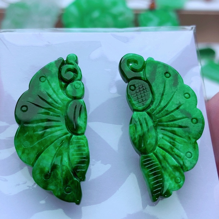 未镶嵌翡翠耳饰==