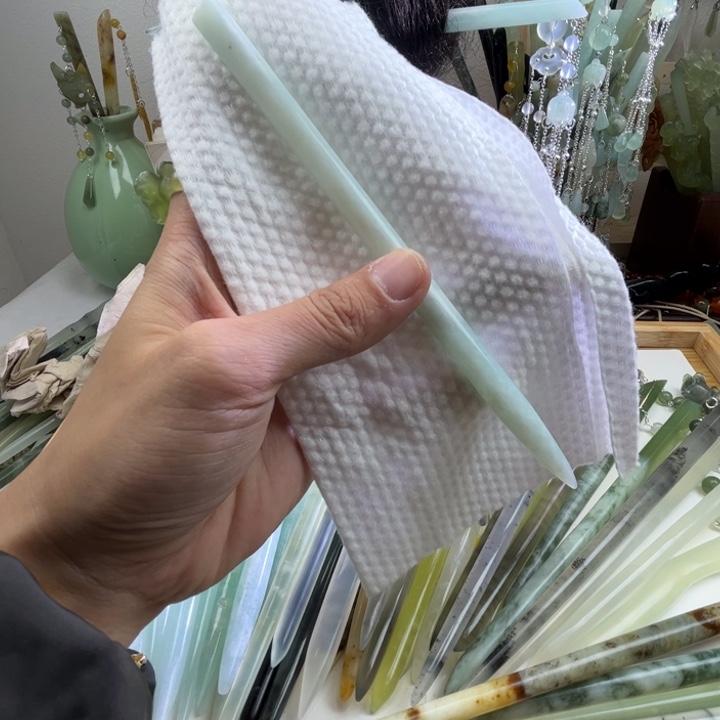 蛇纹石玉发饰未镶嵌长度17，天青