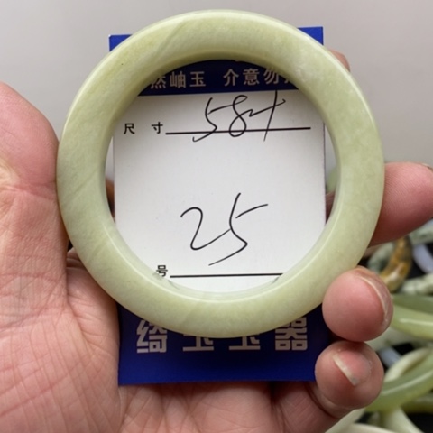 未镶嵌蛇纹石玉手镯