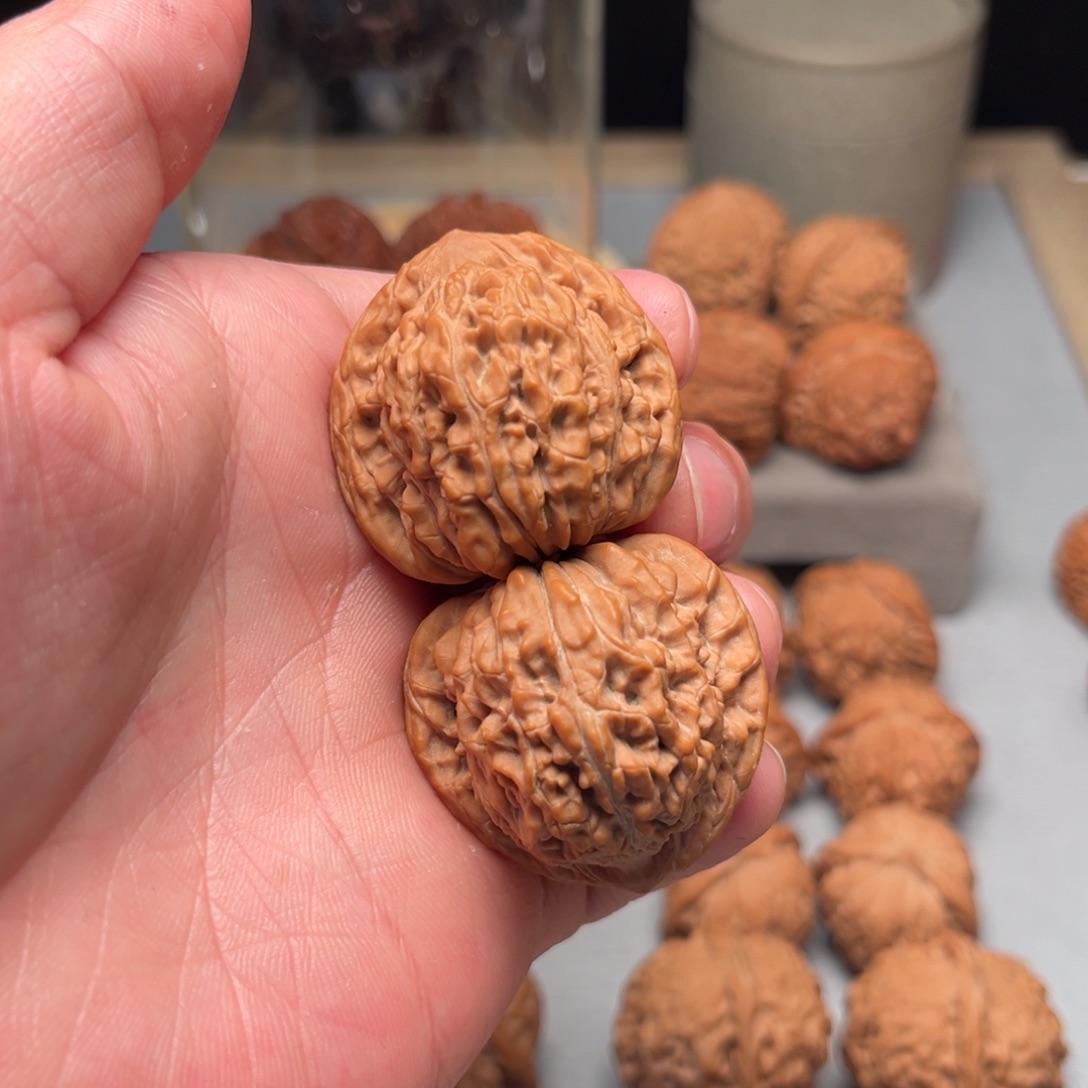 文玩核桃吊坠三角楼