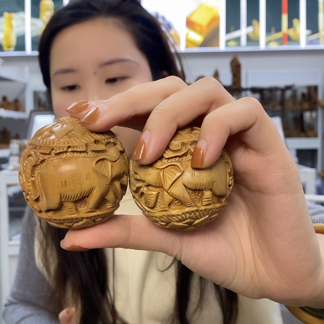 其他檀香木1号仓老山檀5.0手球一对