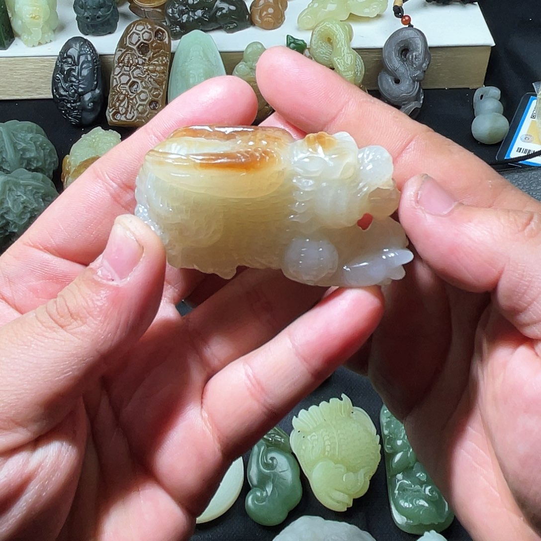 和田玉颈饰未镶嵌遗**角