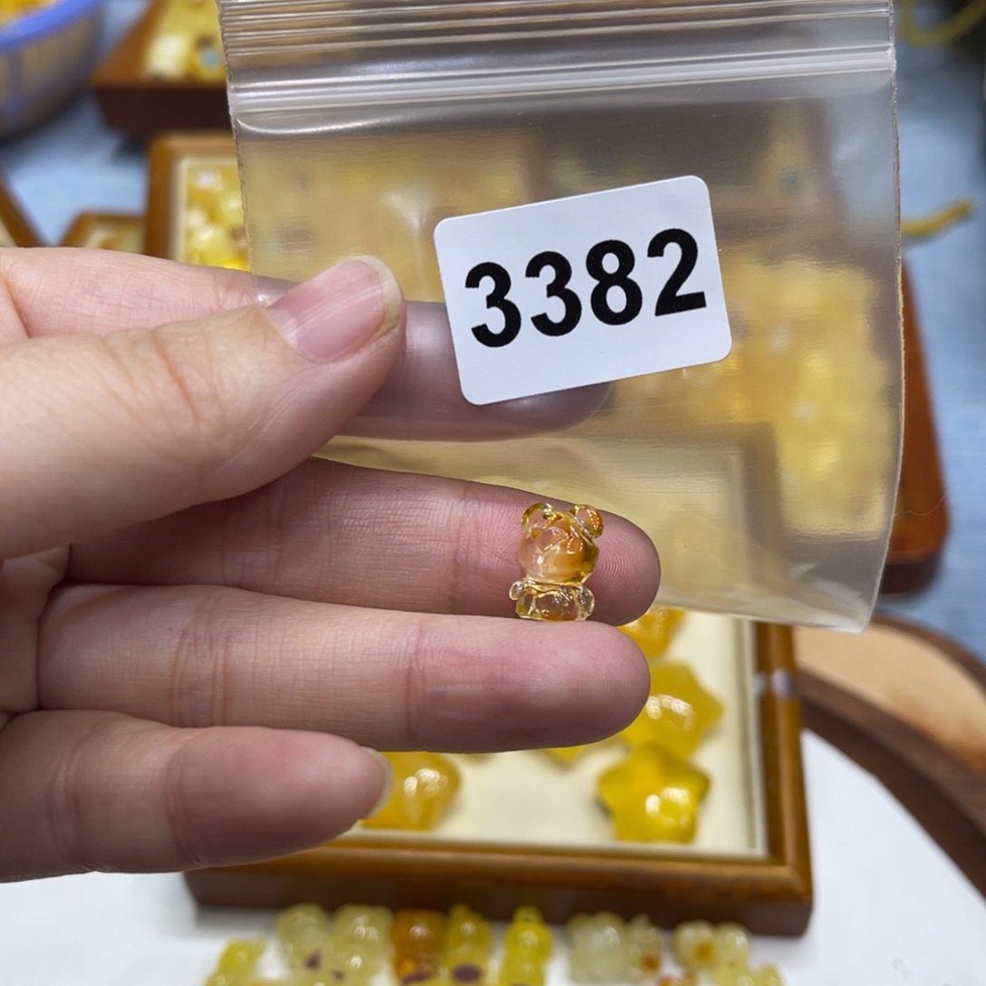 琥珀珠宝奇石未镶嵌