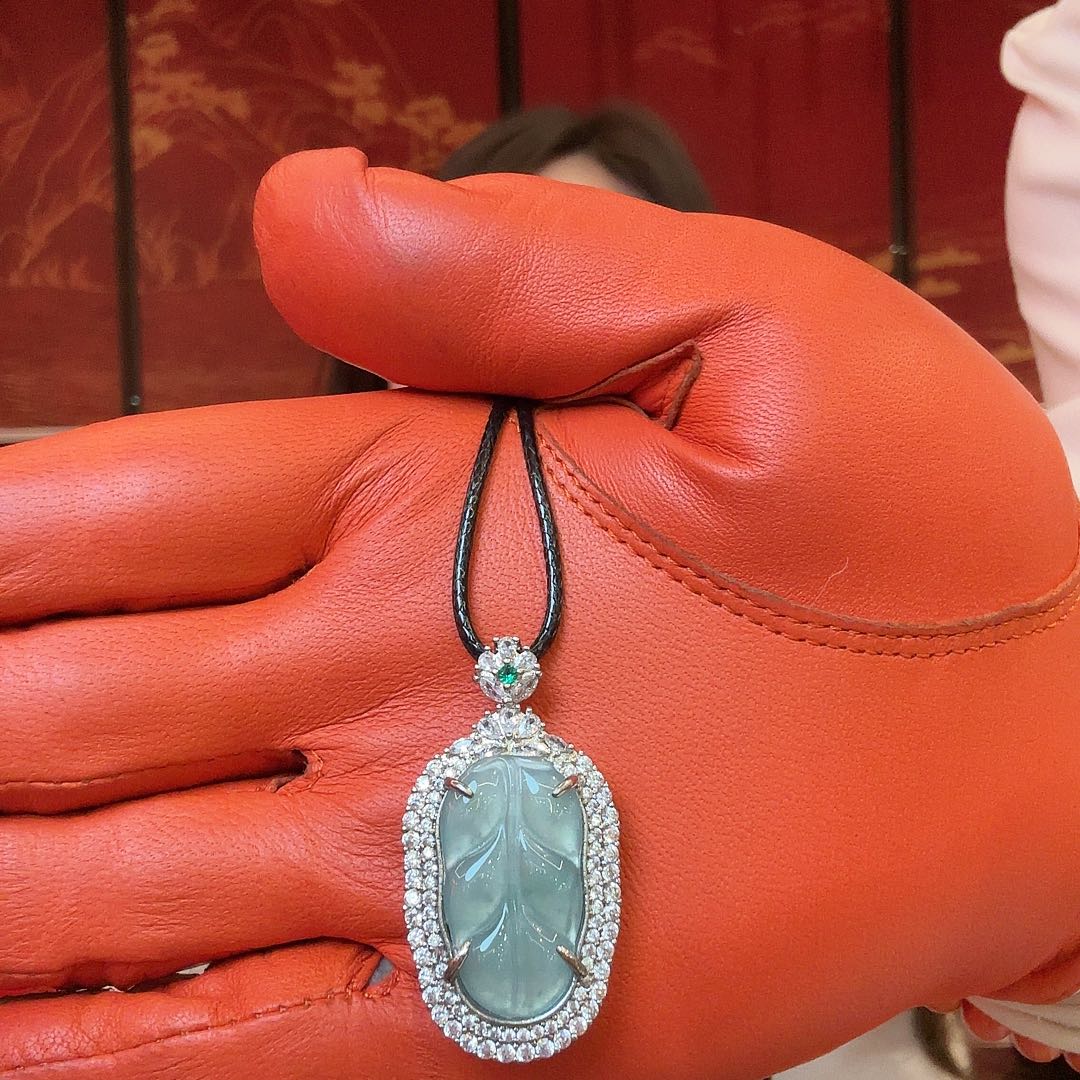 颈饰未镶嵌翡翠叶子