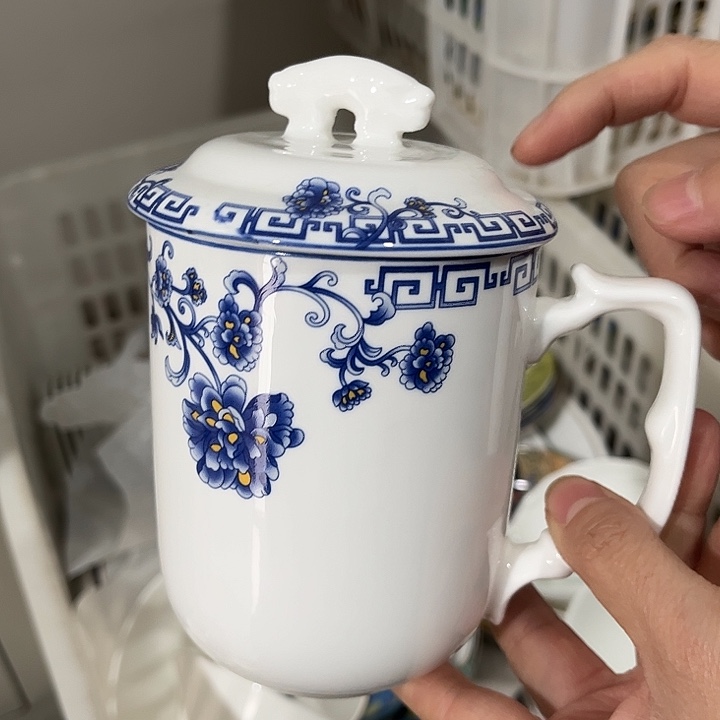 瓷片微瑕骨瓷盖杯一个