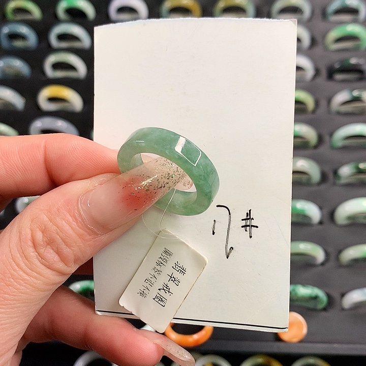 翡翠戒圈未镶嵌翡翠