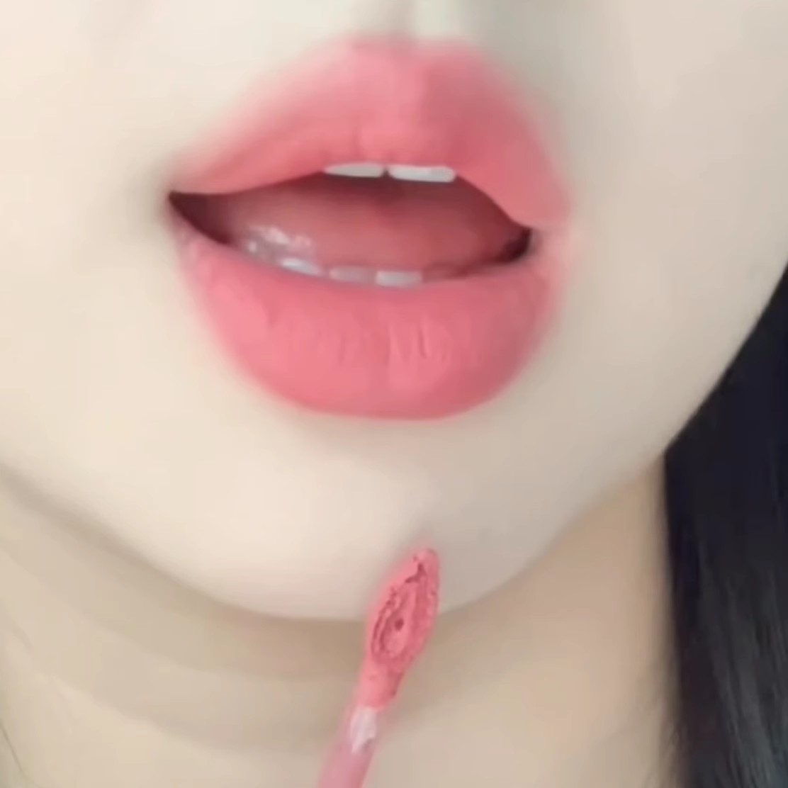 低饱和奶乎乎甜妹色！唇泥灰粉荔枝伪素颜蜜桃裸粉色芭乐韩系口红