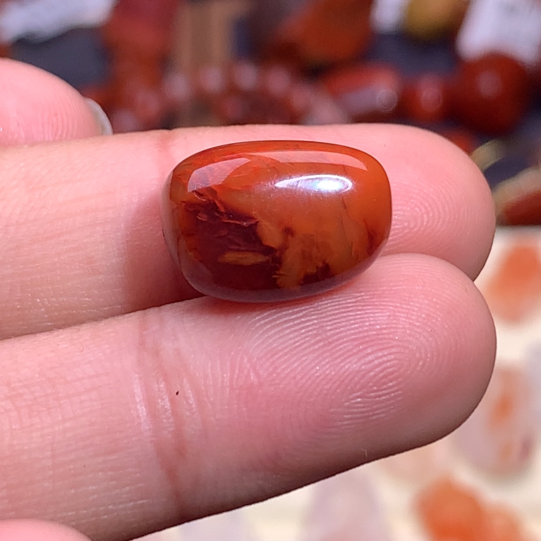 南红玛瑙未镶嵌珠宝半成品随行