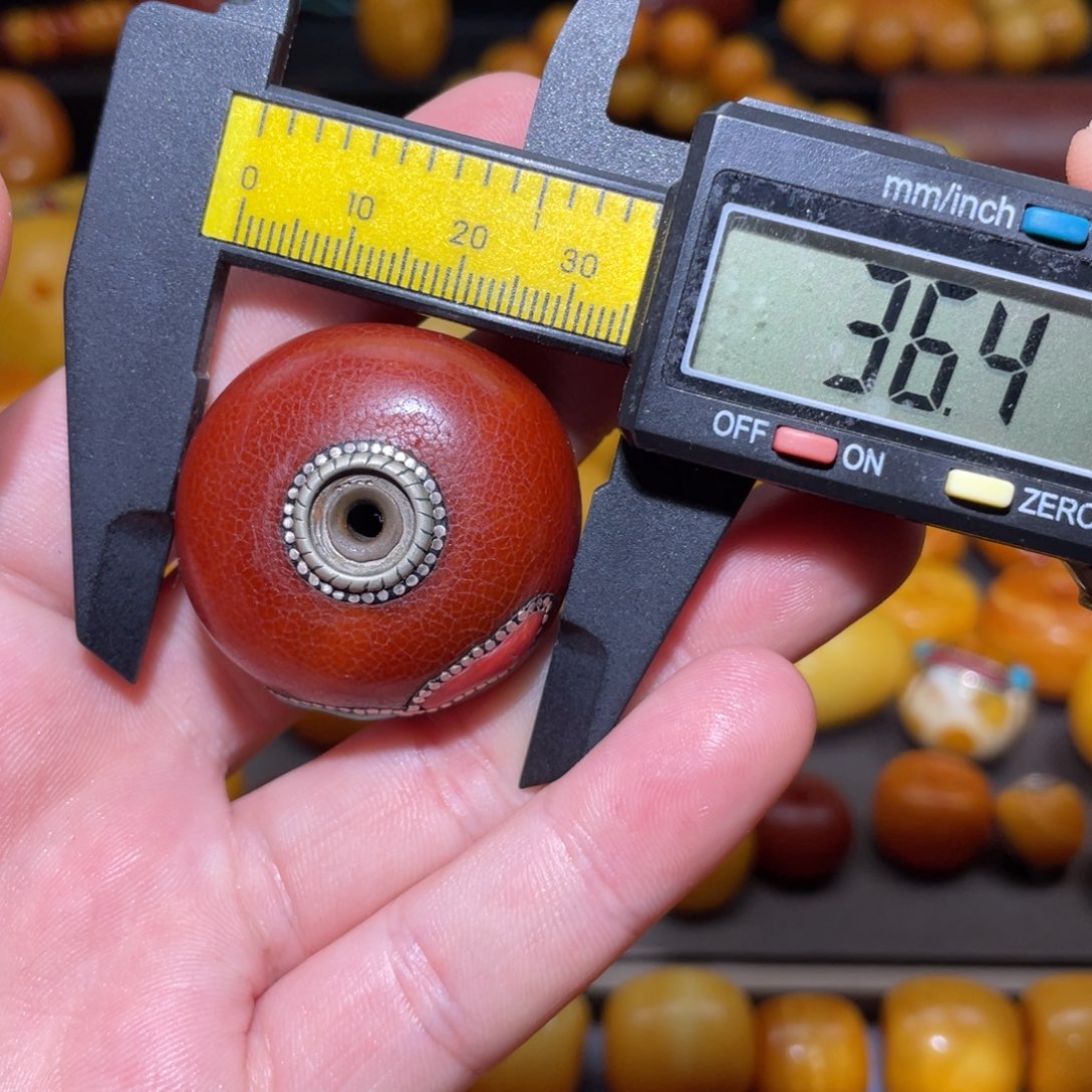 琥珀未镶嵌裸石饼子