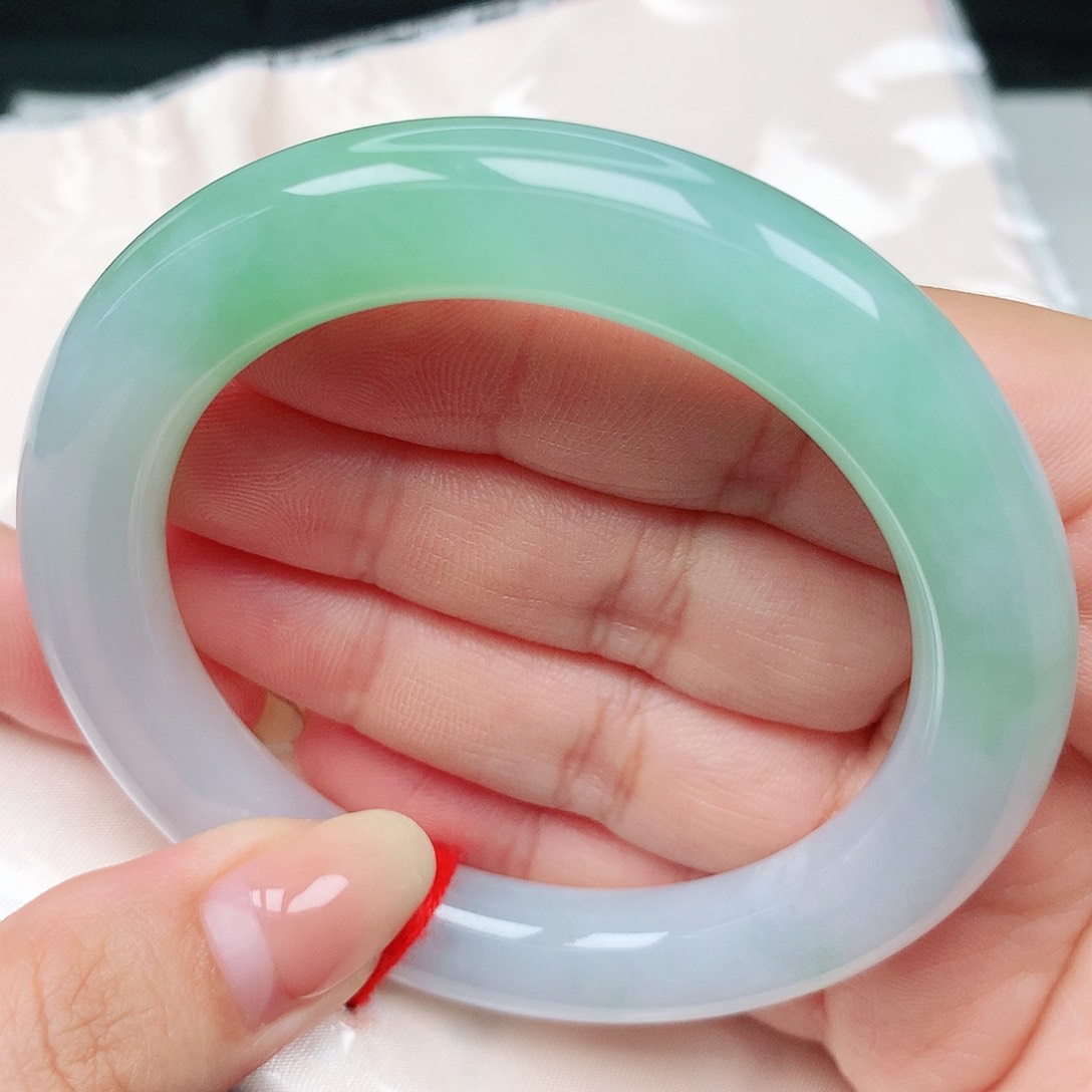 未镶嵌手镯（圆镯）翡翠36冰胶绿半山水