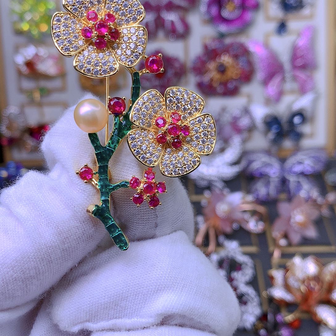 合成立方氧化锆铜胸针胸花