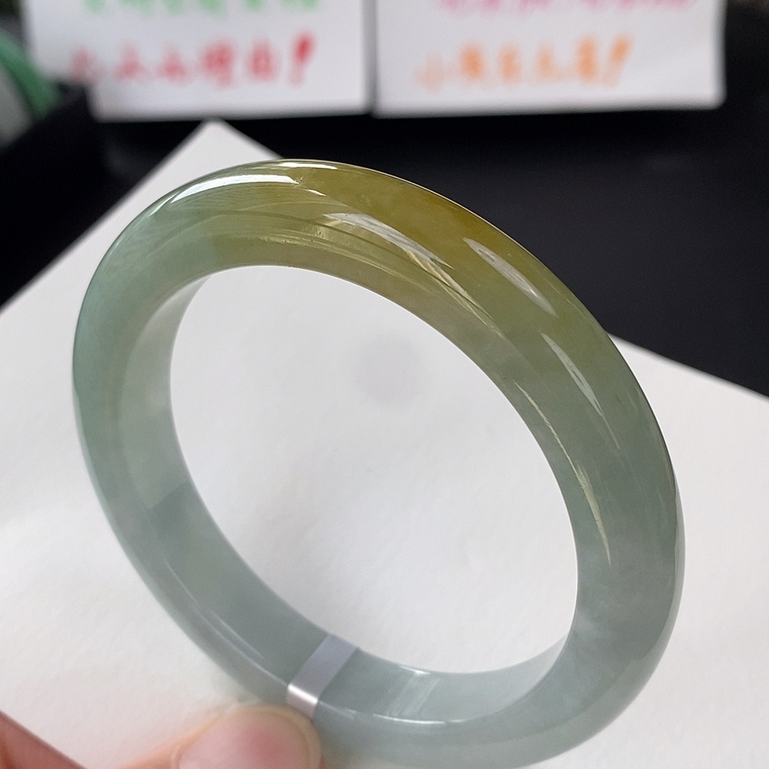 翡翠手镯未镶嵌缅甸翡翠