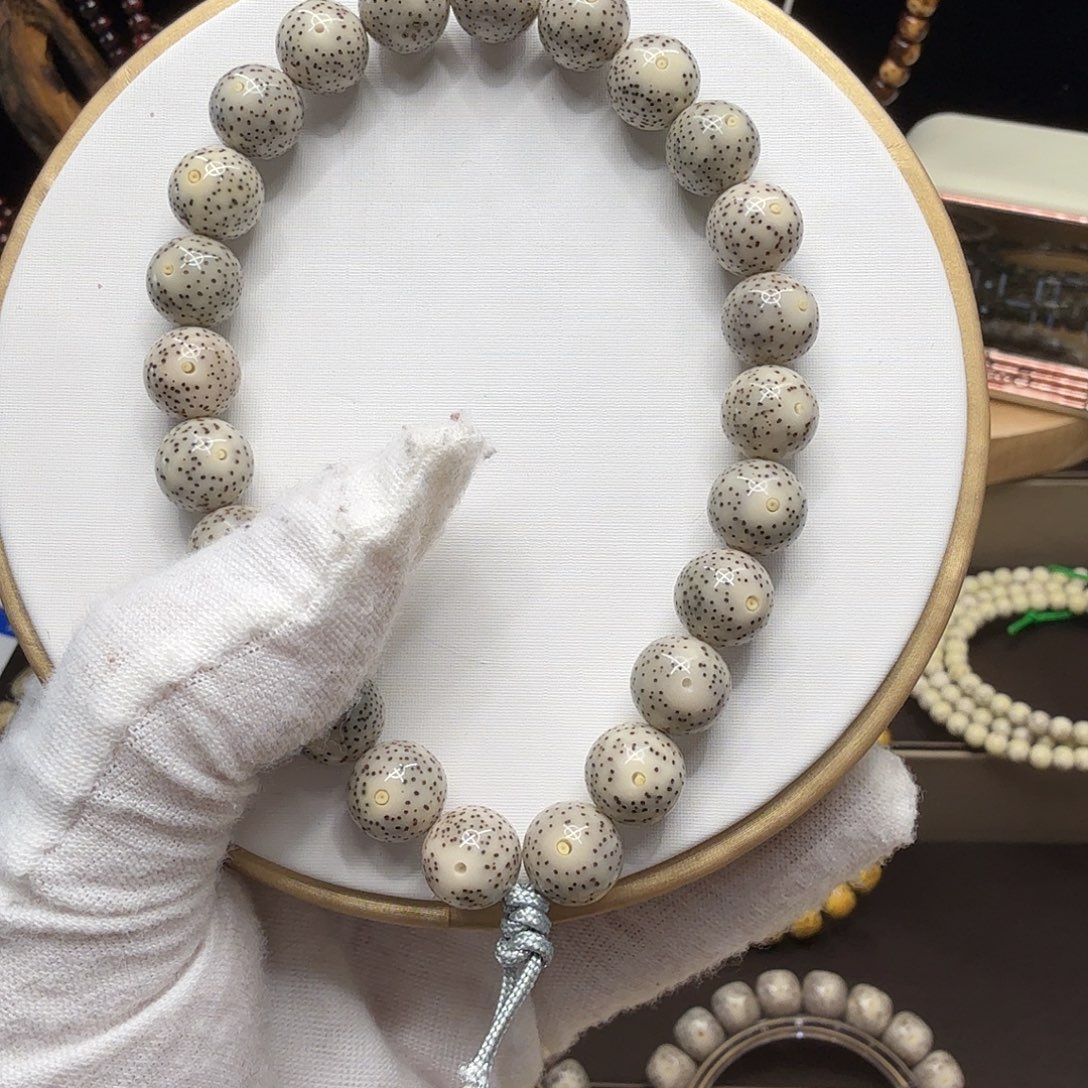 财***洣星月菩提手串手持