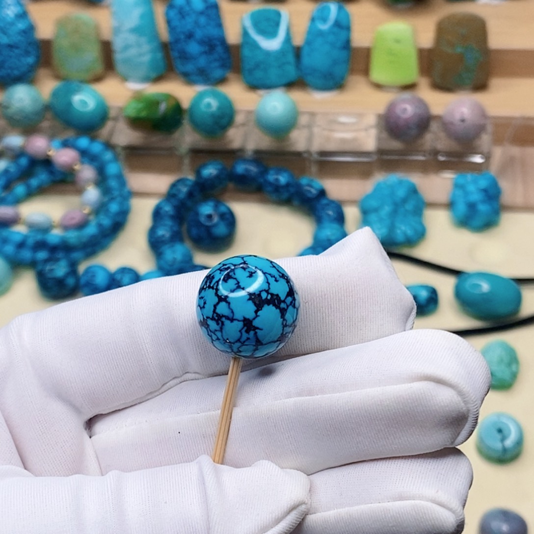 绿松石未镶嵌珠宝奇石