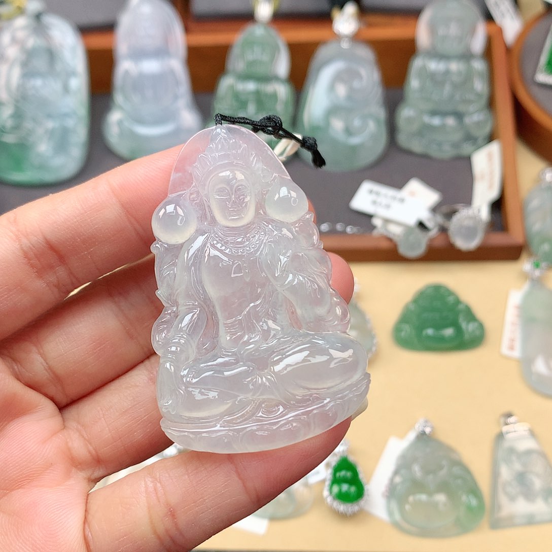 翡翠颈饰未镶嵌度母观音