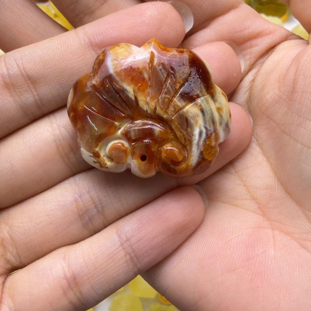 蜜蜡未镶嵌珠宝奇石