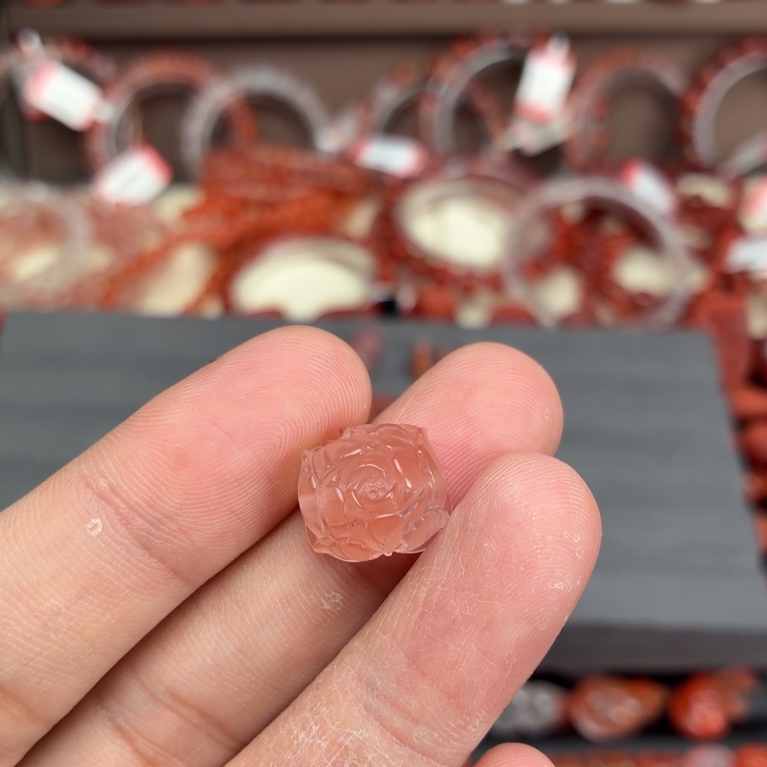 小***宝南红玛瑙未镶嵌颈饰牡丹花