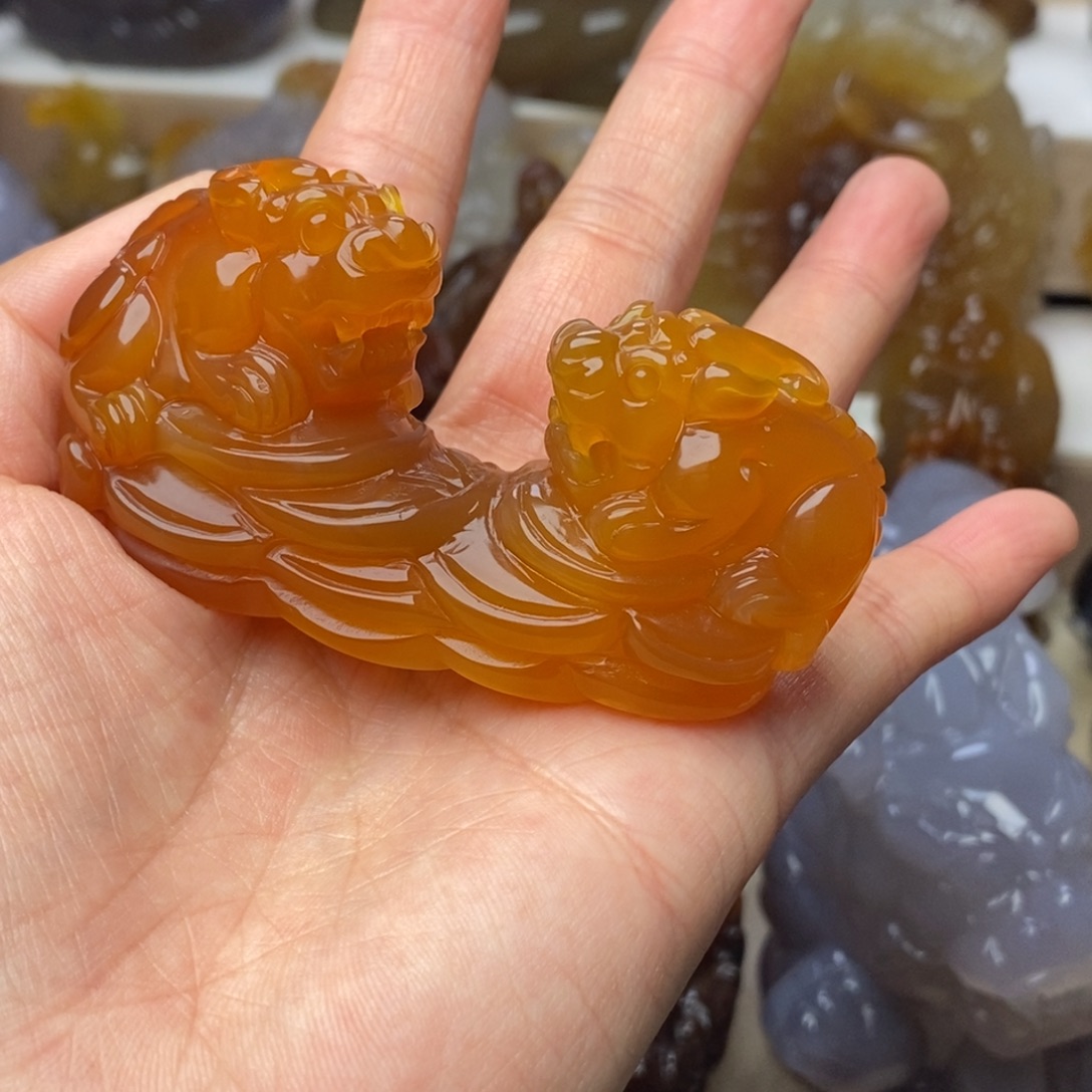 关***冒玛瑙/玉髓未镶嵌把件