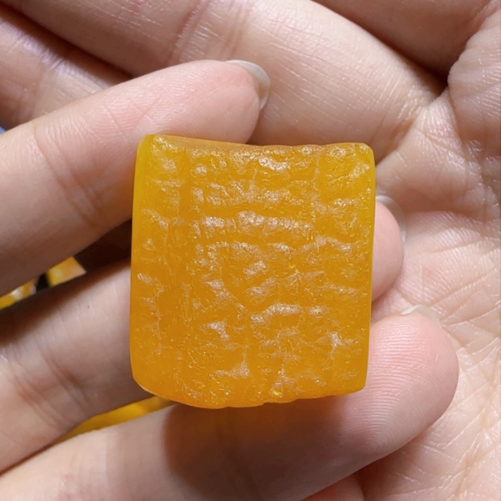 定制琥珀未镶嵌蜜蜡