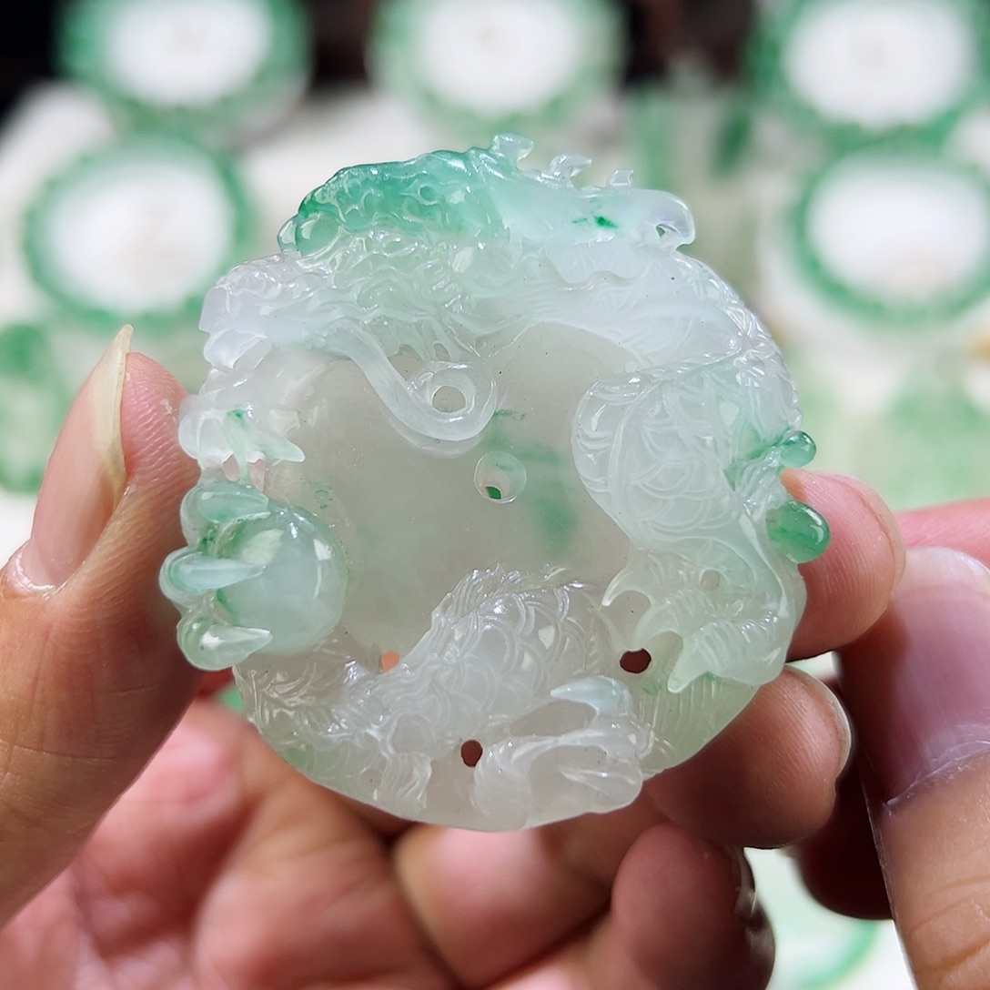 石英质玉吊坠(赠链)未镶嵌冰飘花龙牌吊坠挂件