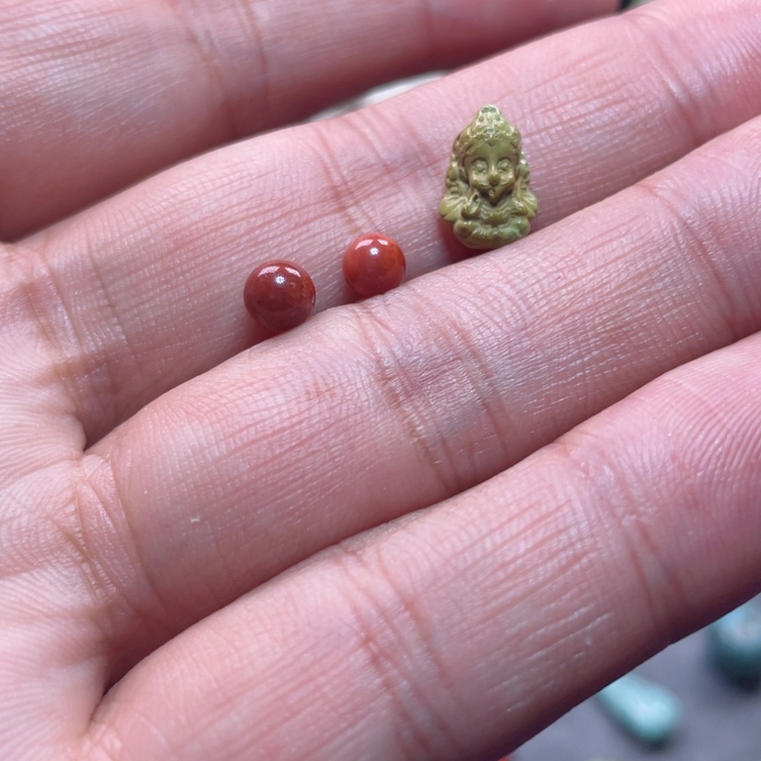 南红玛瑙配饰未镶嵌