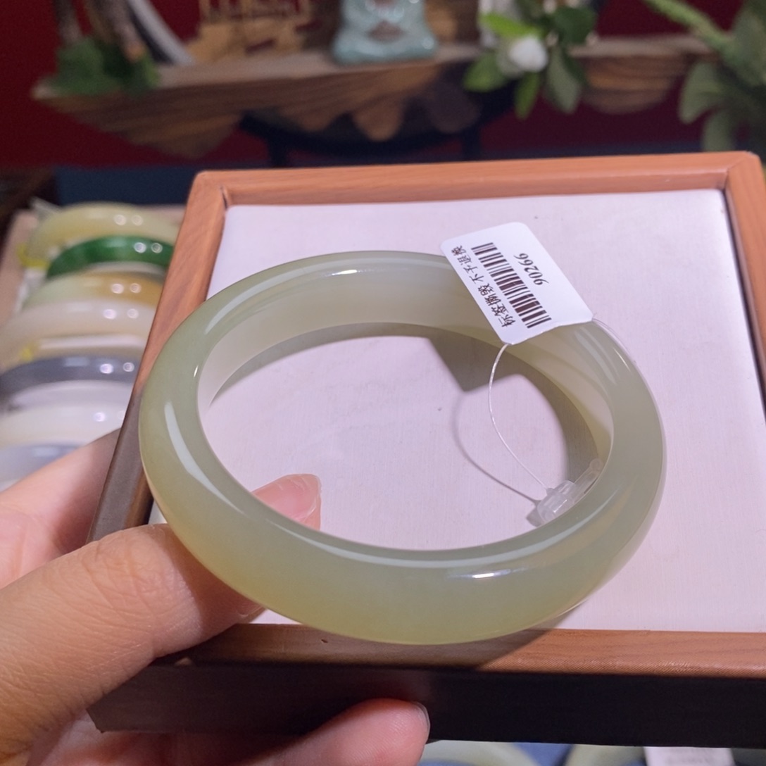 和田玉未镶嵌手镯54 55