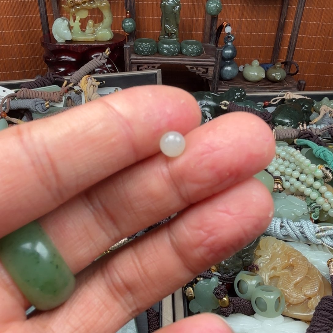 和田玉吊坠未镶嵌