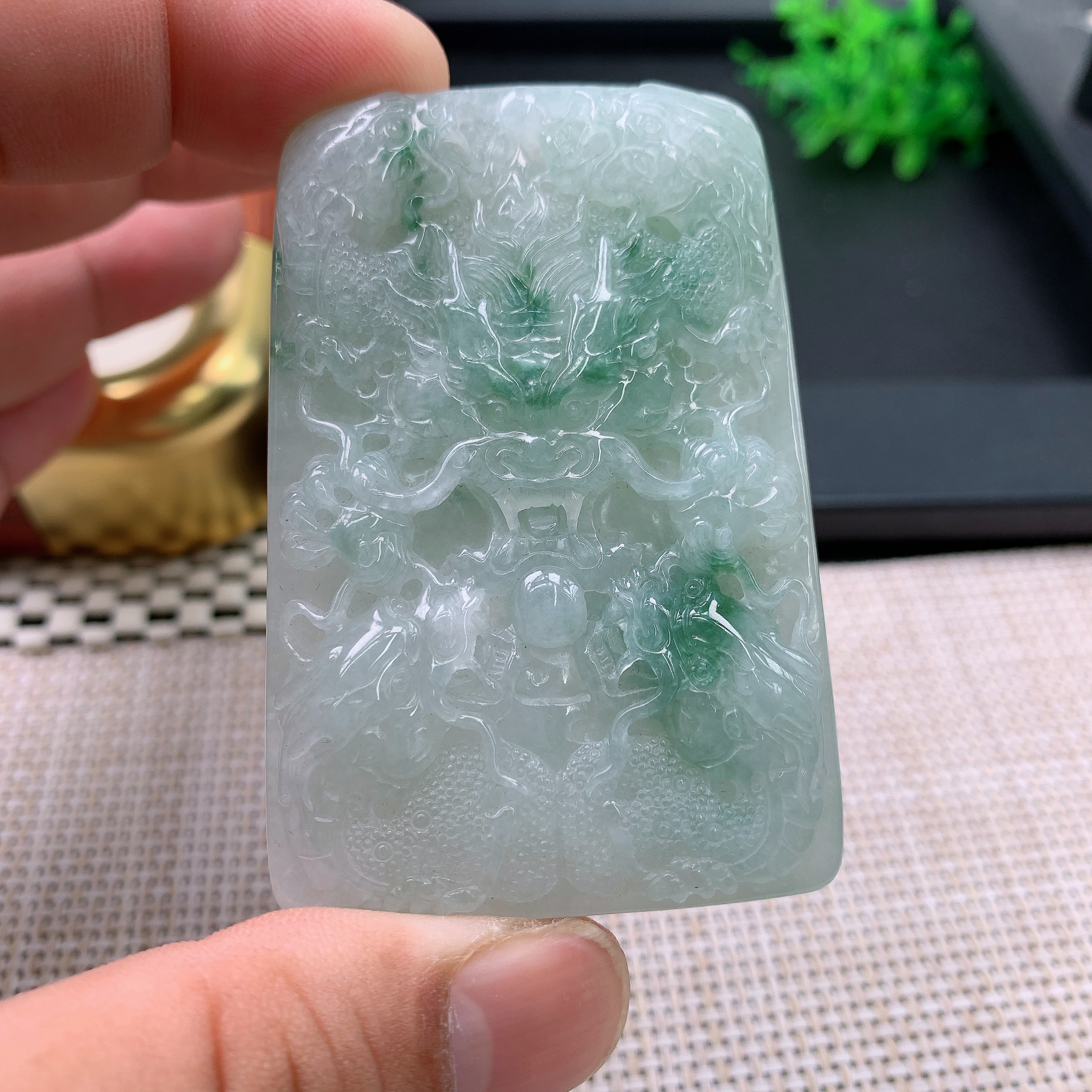 天然A货翡翠九龙方牌吊坠挂件68.8-44.7-11.3