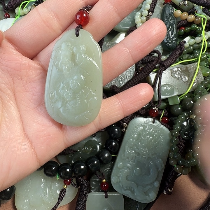 和田玉颈饰未镶嵌