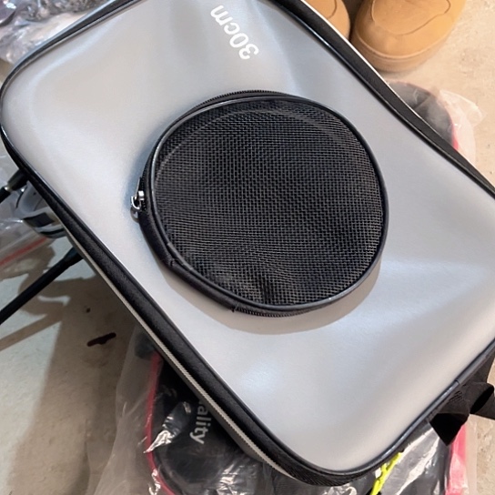 一体活鱼桶30厘米随机发一个。   