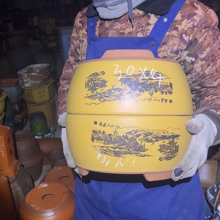 紫砂紫砂花盆和小盆栽