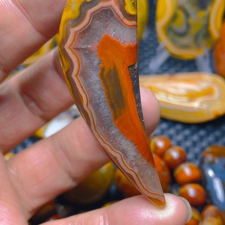 人***心玛瑙/玉髓未镶嵌战国红