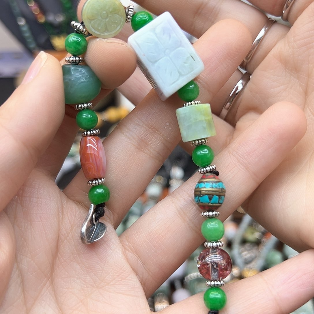 翡翠戒指未镶嵌炸