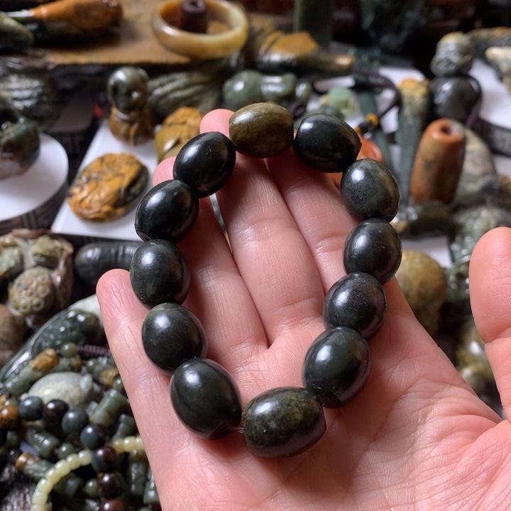 岫岩河磨玉（透闪石质玉）手链未镶嵌