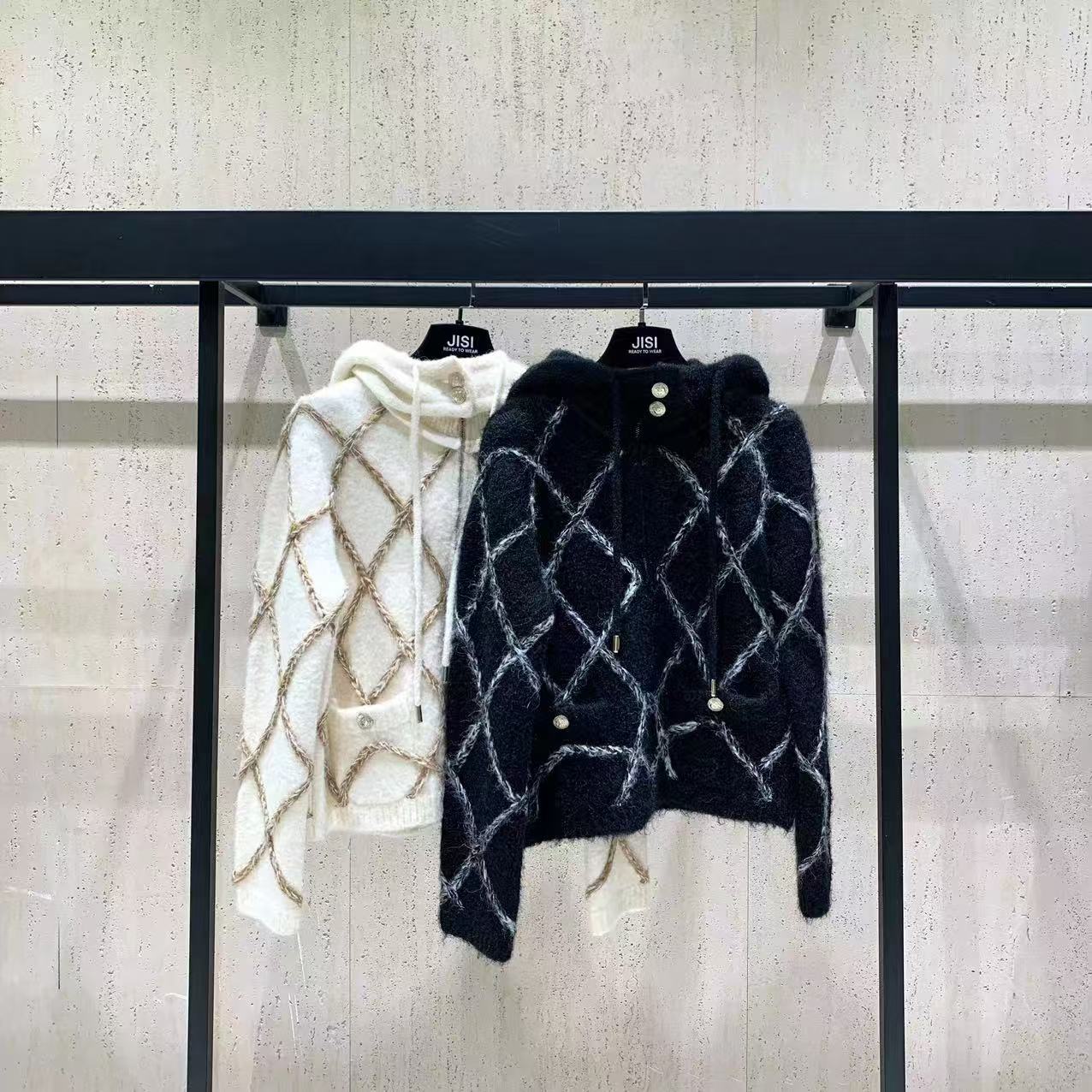 JISI 滑雪系列手工编绳连帽短款针织毛衣外套-MZ23084