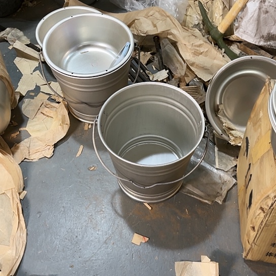 【闪购商品】用****6两个全新氧化铝水桶