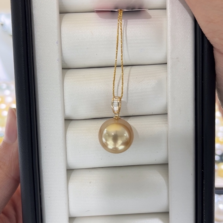 海水珍珠上新金珠镂空吊坠13-14mm18K金镶嵌