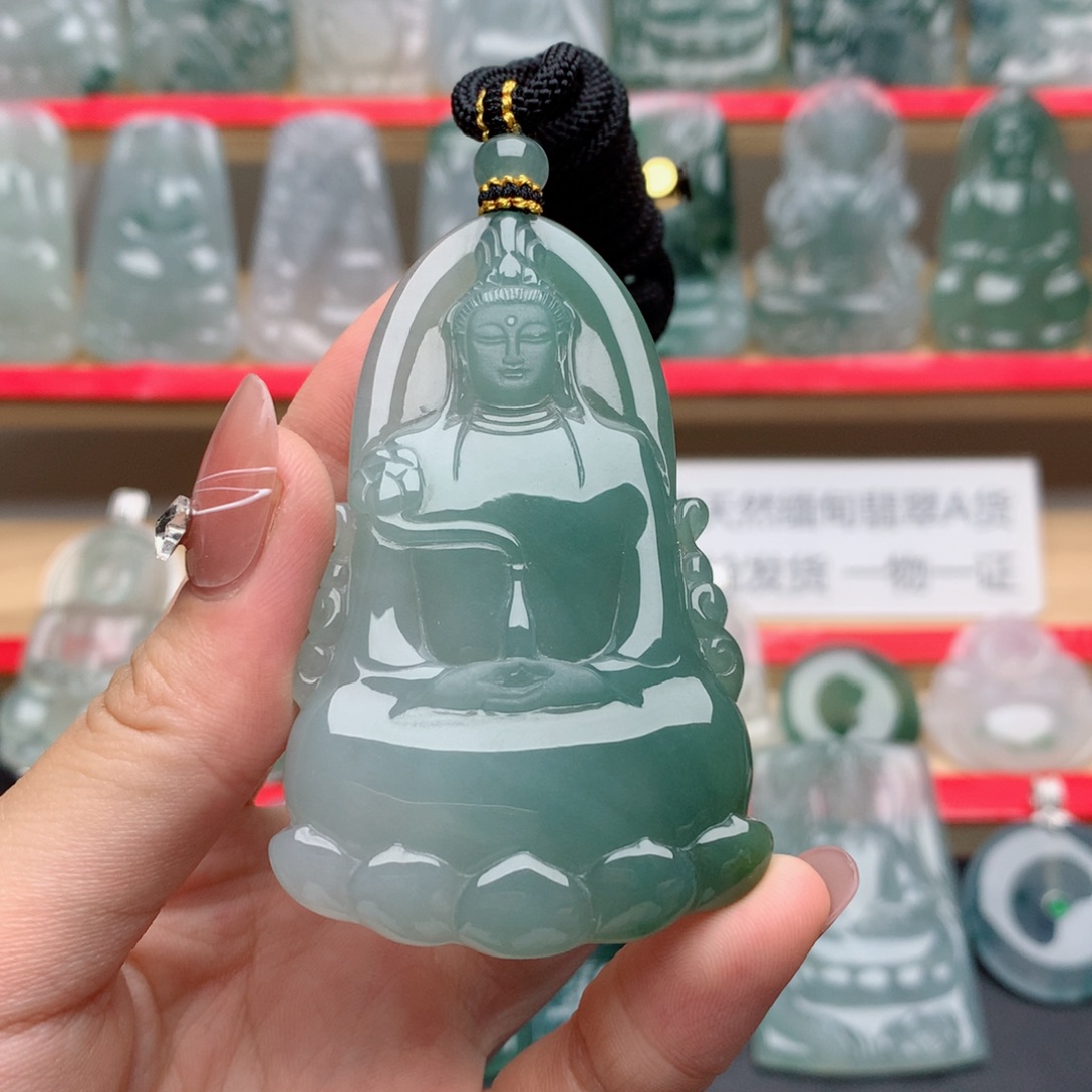 颈饰未镶嵌翡翠素衣