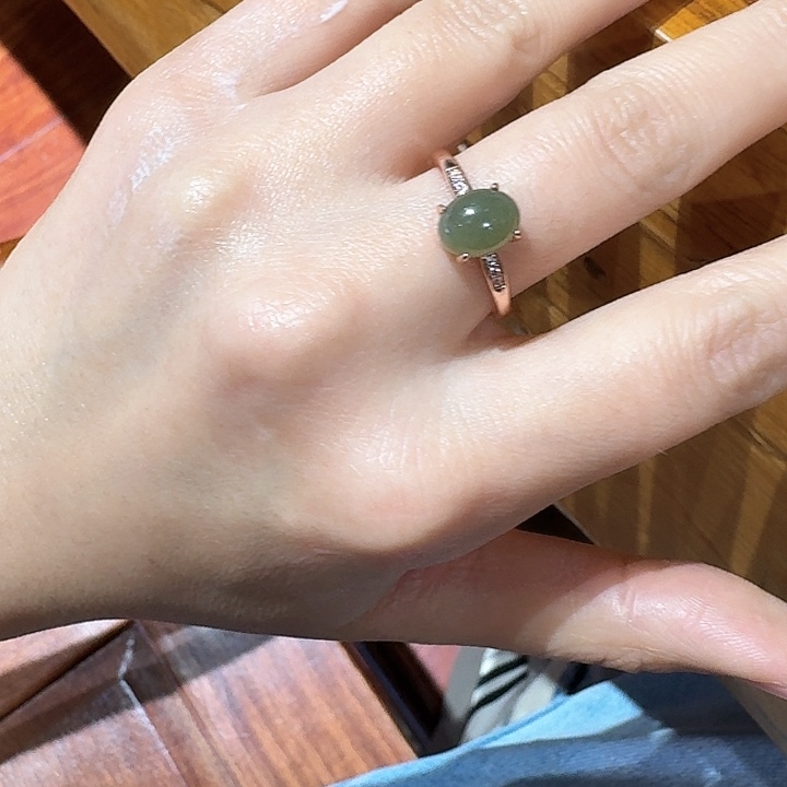 石英质玉颈饰合金