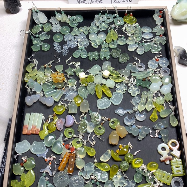 栗***子蛇纹石玉合金耳钉