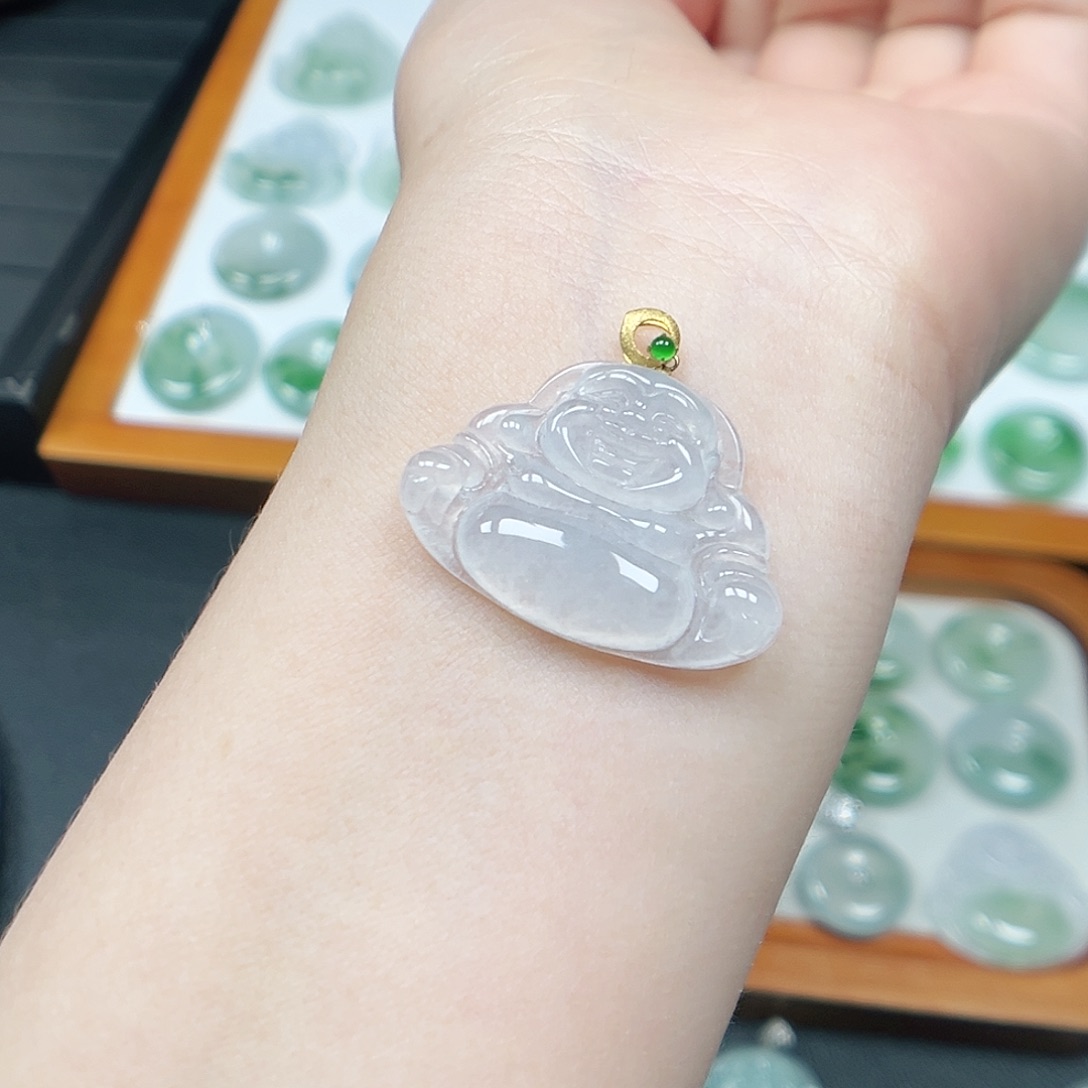 翡翠未镶嵌颈饰佛公