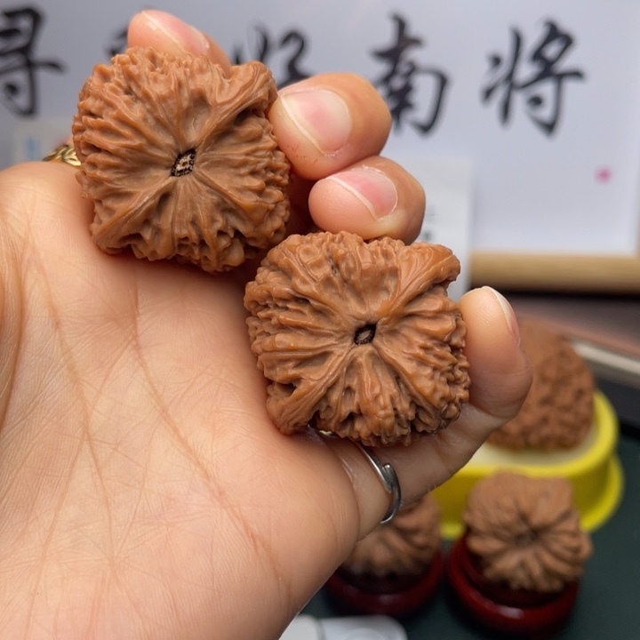 文玩核桃吊坠你***了35尺三角高炮