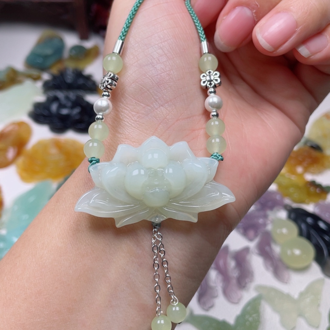 蛇纹石玉颈饰未镶嵌