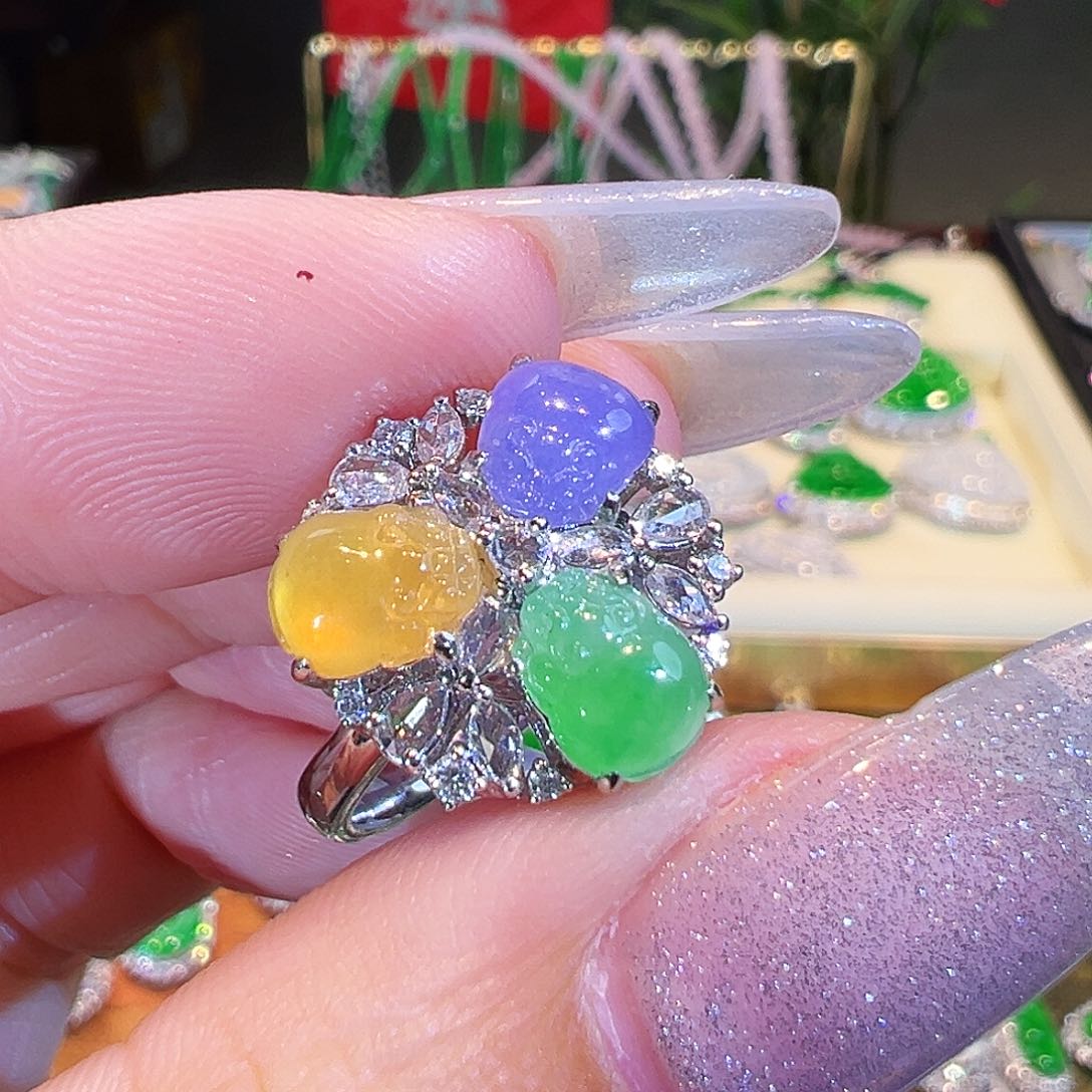 翡翠戒指18K金镶嵌翡翠