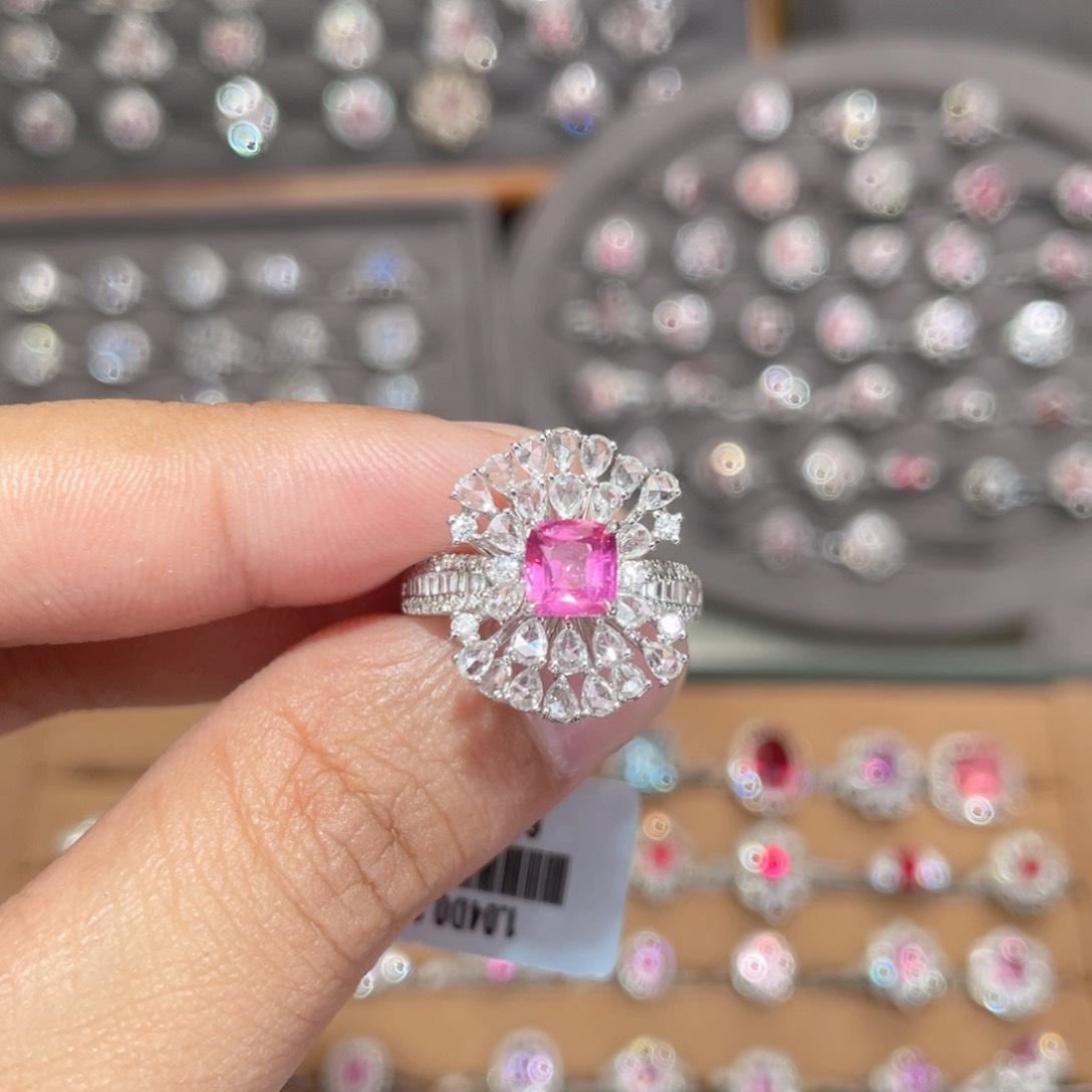 彩色蓝宝石戒指18K金镶嵌1.04ct 无烧