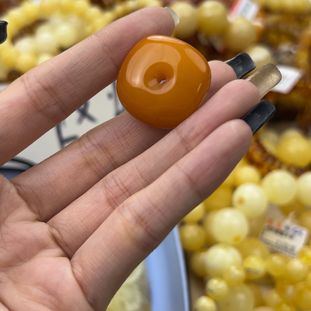 琥珀珠宝奇石未镶嵌