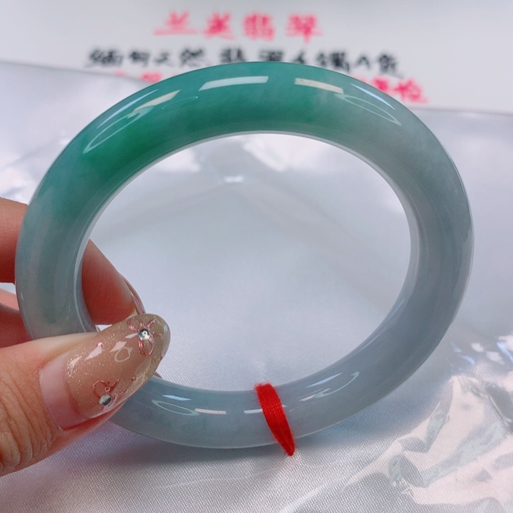 翡翠手镯（圆镯）未镶嵌