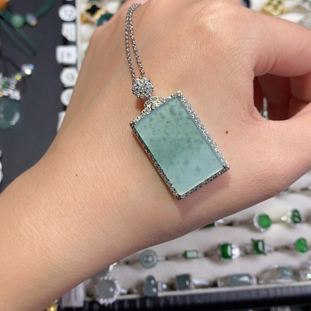 颈饰未镶嵌翡翠翡翠