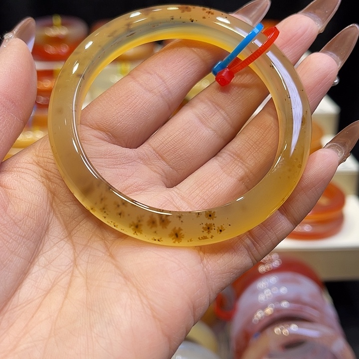 玛瑙/玉髓手镯未镶嵌